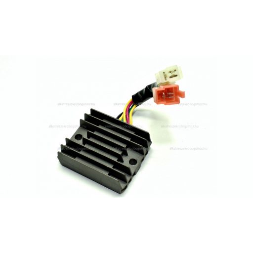 Feszültség szabályzó 6 vezetékes 12V DC tip5