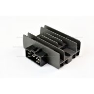 Feszültség szabályzó 5 vezetékes 12V DC tip 6