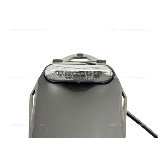 Hátsó lámpa sárvédővel Univerzális - Áttetsző