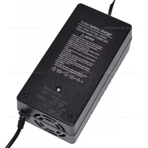 Töltő 60V 3A (67.2V kimenet) lítium akkumulátorhoz - elektromos roller / robogó – elektromos roller töltők alkatrész, cikkszám: P15202