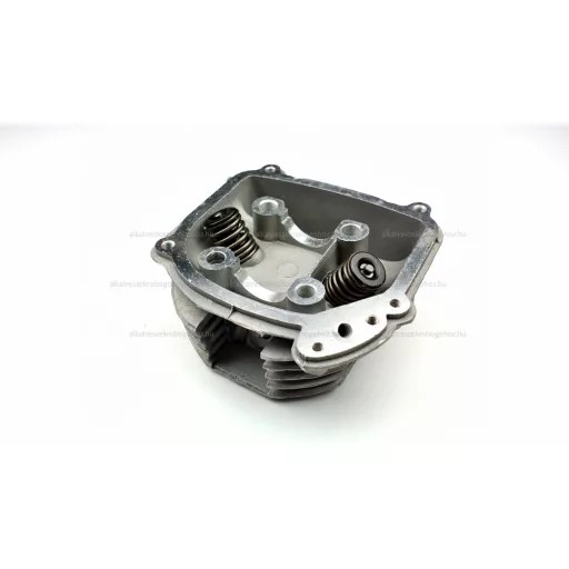 Hengerfej 4T GY6 150ccm gáz visszavezetős, 4 ütemű kínai robogóhoz